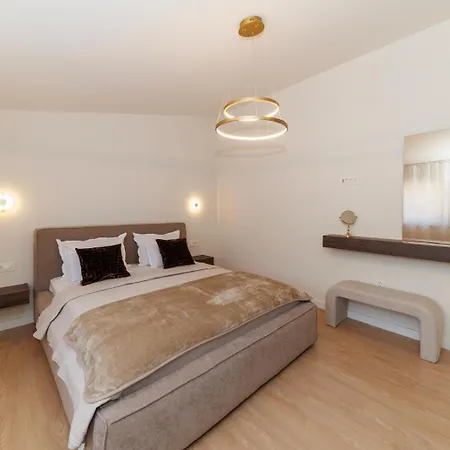 Sunrise Vista Retreat *