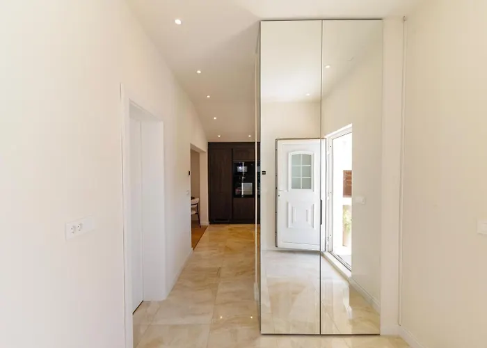 アパート Sunrise Vista Retreat ザダル